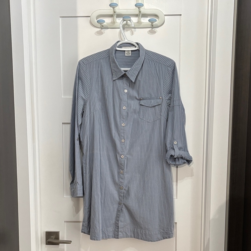Liz Claiborne Woman’s Gray Striped Button Down Shirt- very long